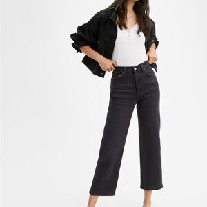 Levi's Women's ribcage straight ankle  Black Jeans